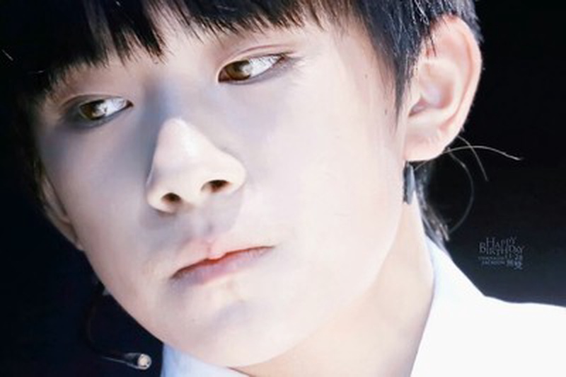 易烊千玺